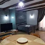 Portanova לינה וארוחת בוקר 4*