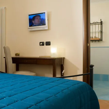 Portanova לינה וארוחת בוקר